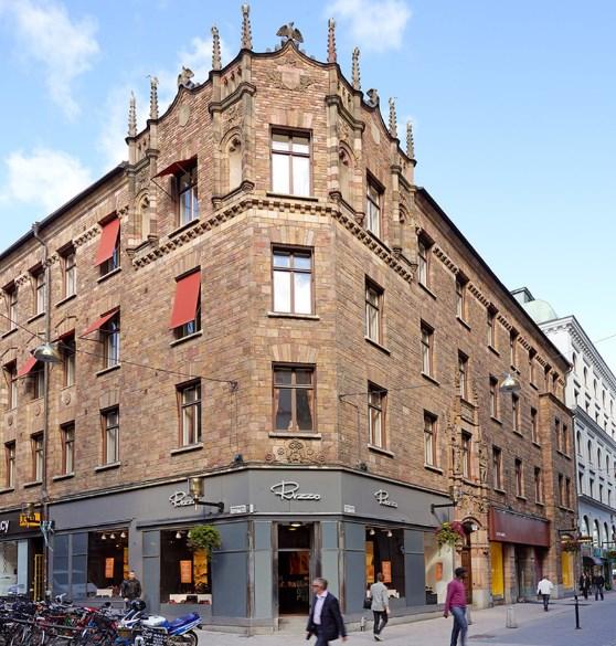 Sida 4 (9) Planområdets läge och omfattning Den aktuella fastigheten ligger i kvarteret Vildmannen som omges av Biblioteksgatan i öster, Jakobsbergsgatan i söder, Norrlandsgatan i väster och