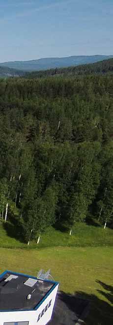 INNEHÅLL Sida LUFTAT PUTSSYSTEM MONTERAT PÅ LUFTADE STÅLPROFILER, ENKEL TRÄLÄKT ELLER DUBBEL TRÄLÄKT HANTERING OCH LAGRING AV MAPETHERM AQUAPANEL OUTDOOR VÄLVDA FASADER 7 MONTERING AV LUFTAD STÅLLÄKT