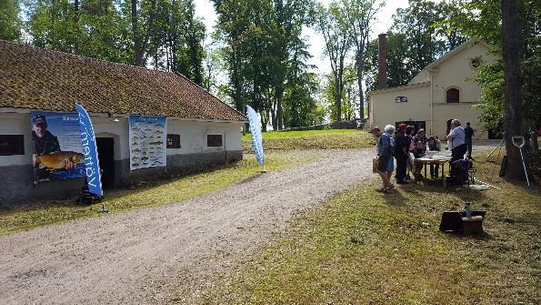 DELOMRÅDE HÖKENSÅS Utmed Vätterns Västsida genomförs ett flertal aktiviteter med information om Vättern.
