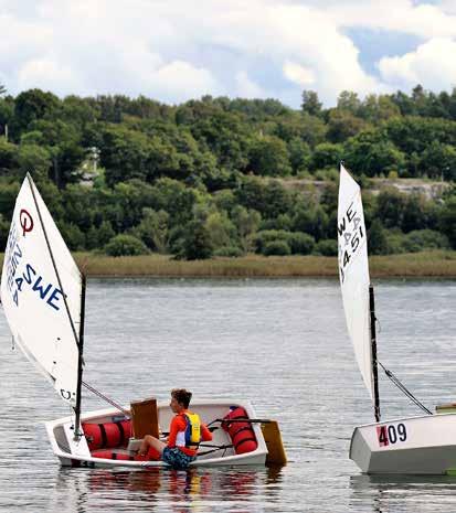 4 Kallelse till årsmöte Alla medlemmar, unga som gamla kallas härmed till årsmöte i Stenungsunds Segelsällskap. Samling blir även i år på Stenungsbaden Yacht Club där det bjuds på Pytt i Panna.