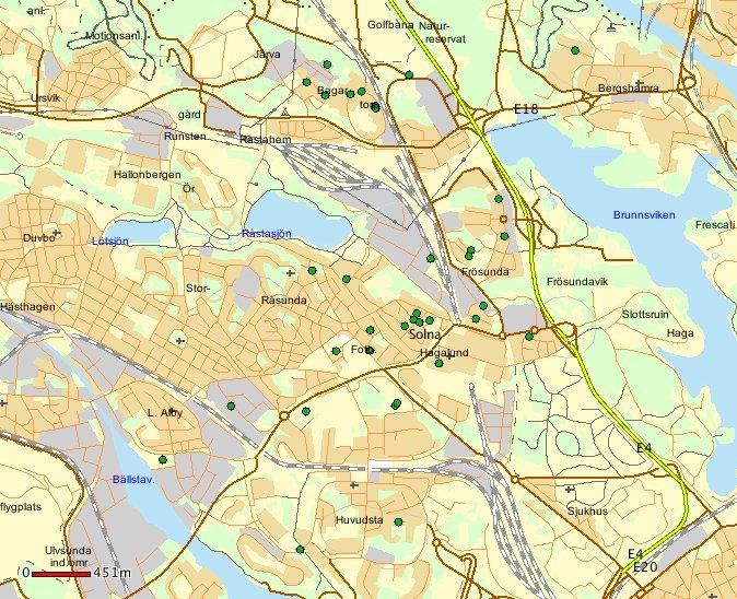 Solna stad - Stöld ur eller från bil, totalt 33 i januari 2018. Teckenförklaring: En grön prick = 1 brott, en grön fyrkant = 2-5 brott. En gul fyrkant = 6-10 brott.
