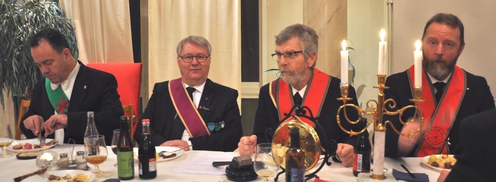 Måltidsloge Höstterminens traditionella måltidsloge gick av stapeln tisdagen den 6 december med S:t