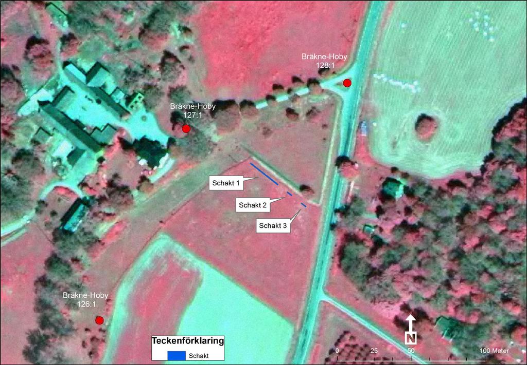 bergklackar. De något högre liggande delarna av den röjda åkermarken odlas idag. Merparten av åkerjordarna söder om gården är idag återställd våtmark.