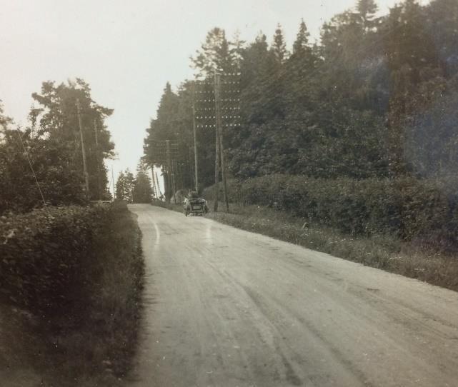 Några landsvägsbilder från Kungsängen i början av 1900-talet av Ulf Björkdahl 1924 gjorde den nyinrättade vägförvaltningen en inspektionsresa på landsvägssträckan Stäket-Enköping-Östanbro för att
