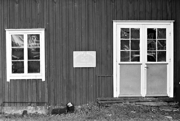 En äldre snickerifabrik, Sands Snickerier (Törnestorp 3:10), finns bevarad i byn. Invändigt är den ursprungliga maskinparken bevarad. Här har bl a tillverkats byggnadsdetaljer fram till omkring 1970.