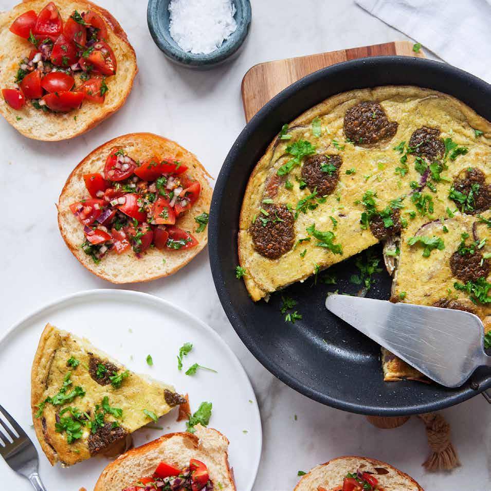 GRÖNSAKSFRITTATA med ricottapesto och bruschetta Ca 0 min Frittata 00 gram potatis rödlök msk olivolja* 2 krm salt* krm svartpeppar* ägg dl mjölk* 00 gram ricottaost ¾ burk pesto ½ msk