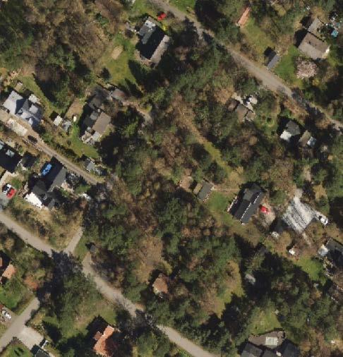 PLANBESKRIVNING SAMRÅDSHANDLING 7 (11) 2017-05-22 Ortofoto med plangräns (röd färg). Planområdet innefattar fastigheten Löddeköpinge 13:21. Sammanlagd area för området är cirka 2400 kvm.