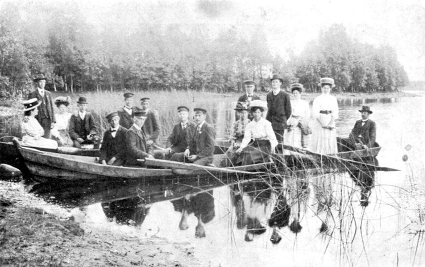 figur 7. IOGT-utflykt på Virestadsnässjön 1910. Mitt i båten och närmast kameran sitter Erik Ljungcrantz. Foto i Erik Ljungcrantz publicerade självbiografi.