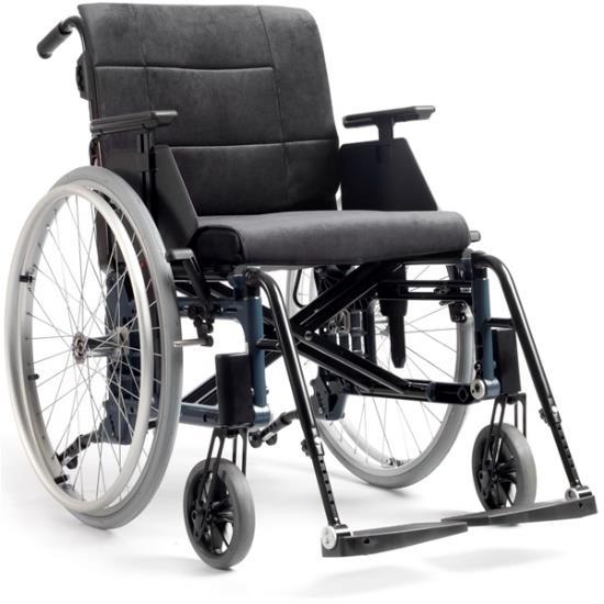 1. Allround rullstol Leverantör: Etac Sverige AB Cross 5 Målgrupp Brukare som använder en allround rullstol sitter i den permanent eller under delar av dagen.
