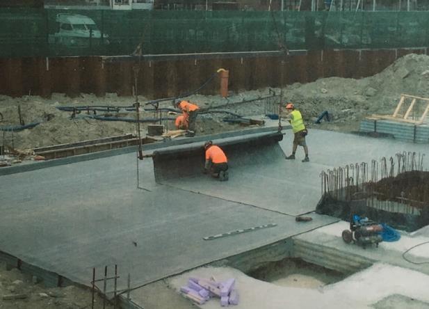 Skarving vid HyDra Tex X2 Då HyDra Tex X2 som är försedd med en extra 0,2 mm HDPE folie på undersidan kan folieskarvarna tejpas