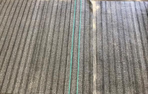 Utrullning av HyDra Tex Mattorna kan installeras manuellt eller med hjälp av ett lyftok som hänger i kran/traktor.