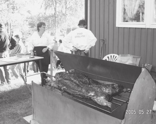Grillfesten Caféet och båtloppisen under sjösättningsdagarna