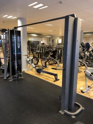 Cablecross med ställbara trissor