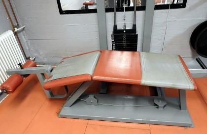 Leg curl-bencurl liggande CL Fitness