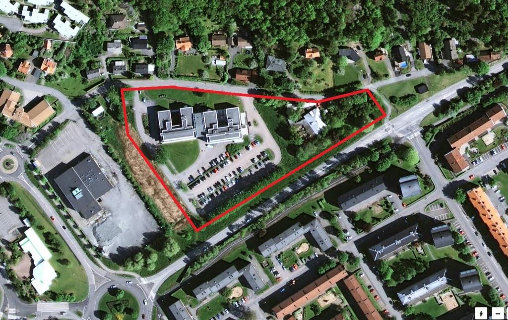 7 (22) 3 BEFINTLIGA FÖRHÅLLANDEN Befintlig bebyggelse är i belägen mellan Wallinsgatan och Bifrostgatan. Inom planområdets östra del har det tidigare funnits en gammal byggnad som nyligen revs.