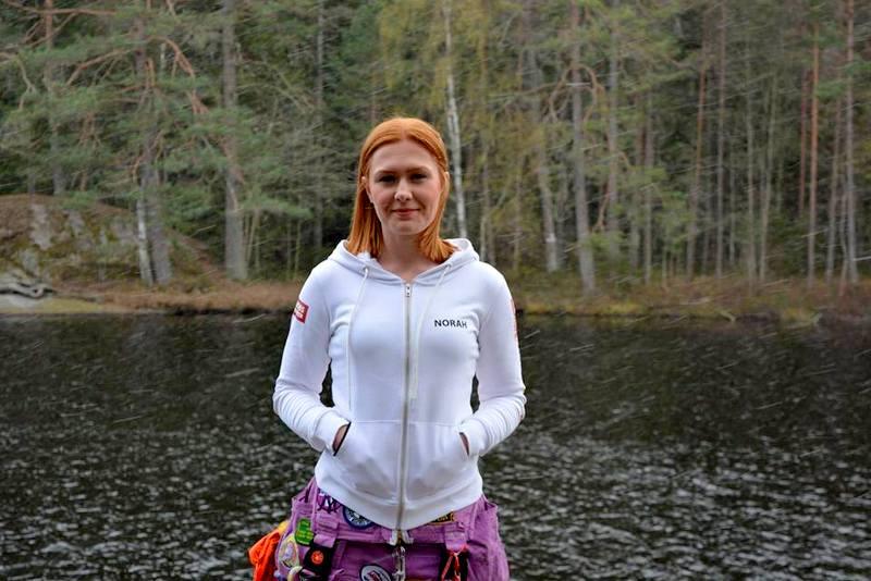 Norah har posten vice general.