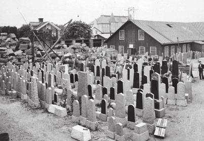 Familjen Styrenius lämnade Änghult och Kristianslund när de flyttade till Västervik 1883. Bröderna Styrenius startade senare stenhuggeriet som var kvar tills för några decennier sedan.