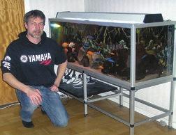 Är det månne Nemo i egen hög person (öh fisk) som simmar omkring så fridfullt i Niklas Petterssons akvarium?