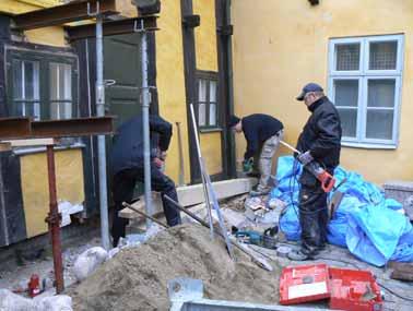 Tapphållens konturer sågades ut och