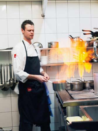Häckeberga Slott kan man lugnt kalla en gastronomisk restaurang med höga ambitioner som ger kulinariska upplevelser både till vardag och fest.