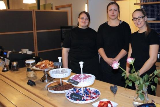 Förutom den dagliga försäljningen av kaffe, fika och mat så har Café Blå förberett 1911 smörgåsar med kaffe inför bokade sammankomster som exempelvis Företagarfrukost och uppdragsutbildningar.