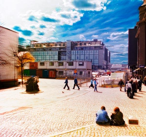 PEKKA HELOS Livlig byggverksamhet leder trots allt inte till önskat resultat Stadsplaneringsnämnden godkände under verksamhetsåret detaljplaneförslag som innehöll 321 000 m 2 våningsyta för bostäder