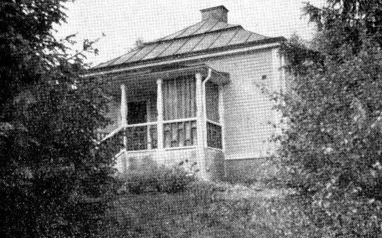 Huset finns kvar i ombyggt skick vid Movägen. Kulla 2:24, Lisero, Krokek: 2km fr. jvst.
