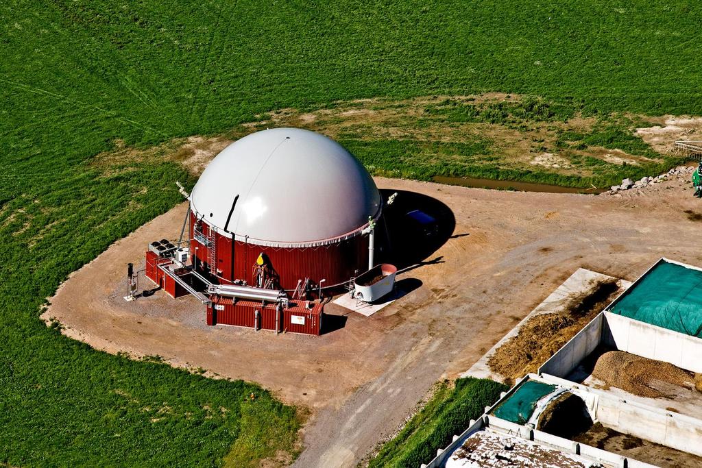 4.4 BESKRIVNING AV HAGELRUMS BIOGASANLÄGGNING, GÖDSELGASSTÖDETS EFFEKTER Hagelsrums biogas rötar substrat från gårdens mjölkproduktion i en 2300 m 3 stor rötkammare med ca 2100 m 3 aktiv volym.