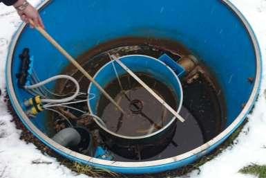 RUTIN FÖR KONTROLL AV BIOCLEANER Utarbetat av Söderåsens miljöförbund 2014-11-28 3. Kontrollera att det finns kemikalier i kemikaliedunken som finns vid styrutrustningen.