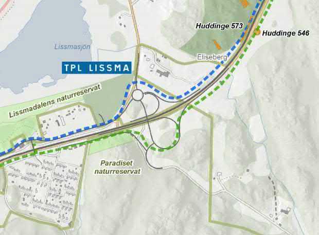Mellan den befintliga passagen söder om Lissmasjön och förbi trafikplats Lissma finns två alternativ att förlägga gång- och cykelvägen: ett norr om motortrafikleden och trafikplatsen (blå) och ett