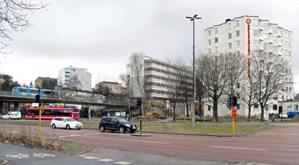 Sida 19 (35) terrängen vilket skapat ett oskött parti som på kvällstid och under natten känns otryggt.