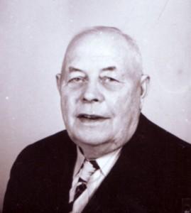 sedan några år. De drev tillsammans ett litet tvätteri på Höglund. År 1930 gick man till prästen och gifte sig!