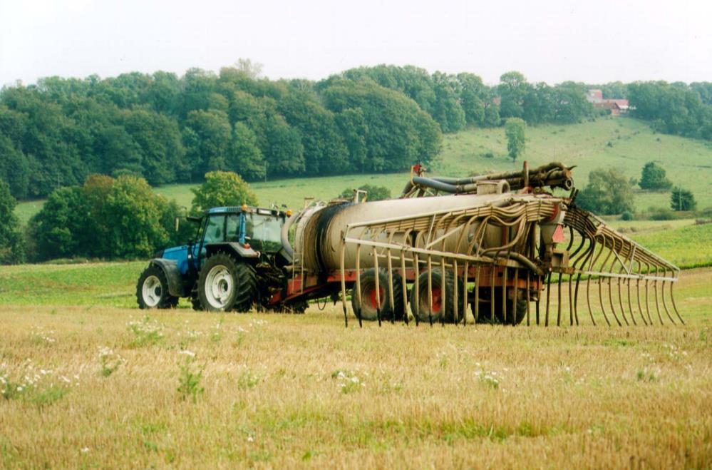 Biogödsel Uppnås vid rötning av godkända substrat i en samrötningsanläggning för produktion av biogas och biogödsel. Certifierad enligt regler SPCR 120.