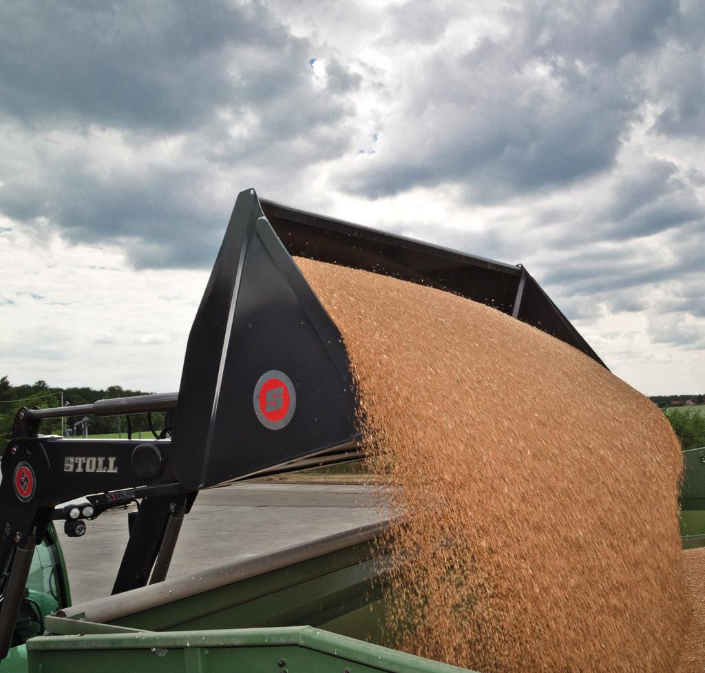 ARBETA FÖR FULLT! Lasta säd, köra balar eller ensilage, stapla pallar, lasta timmer du kan göra allt med en frontlastare från STOLL.