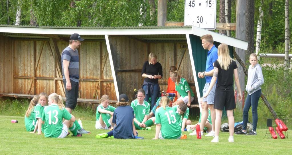 Flickor Divisiom 3. Grupp 1. 9-manna. 14 maj Bullermyrens IK-Färnäs SK 9-0. 15 augusti Färnäs SK-Insjöns BK 0-0 21 maj Färnäs SK-Dala Järna IK 3-2.