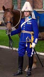 4.2 Livgardet/kavalleri Uniform m/1895 bärs av Livgardet/kavalleri och Livgardets dragonmusikkår för paradbruk.