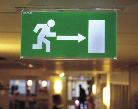 Utrymningsvägar - kontroll varje månad Utrymningsväg och väg till utrymningsväg, till exempel trapphus, är inte blockerad. Dörr i utrymningsväg är lätt öppningsbar och nödöppningsbeslag fungerar.