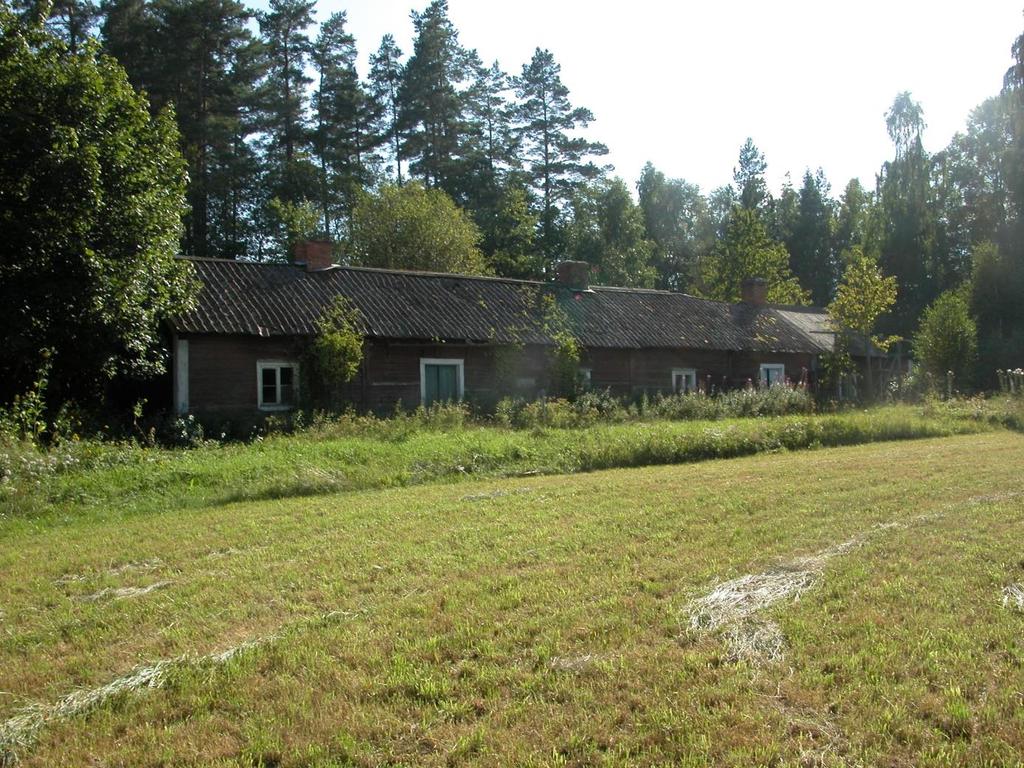 1940 från Smålandsvägen 40: Erik Hugo f 27/1 1912 i Högby t Ö Eldslösa 1944 h **Stina Elisab.