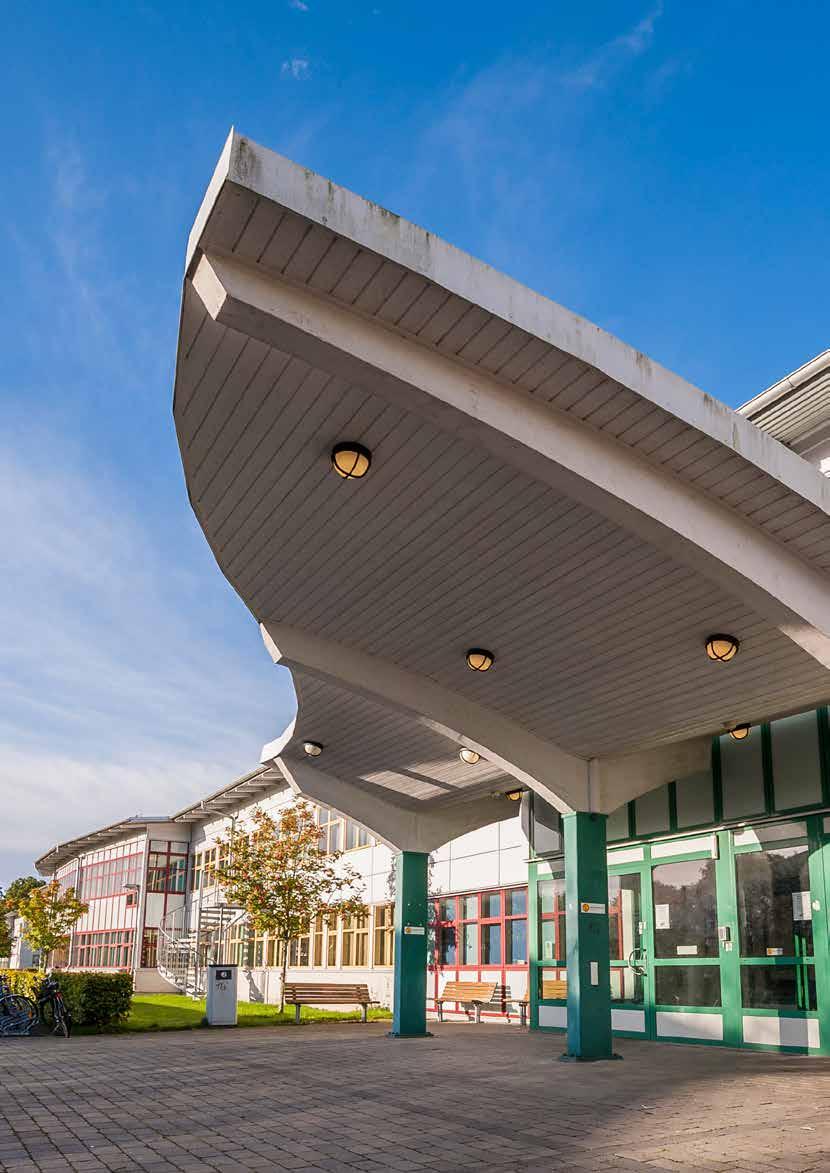 Innehåll 4 Fritid 8 Skola 12 Inflytande och politik 16 Hälsa och trygghet 2O Framtid och arbete Jag är ganska eller mycket nöjd med.