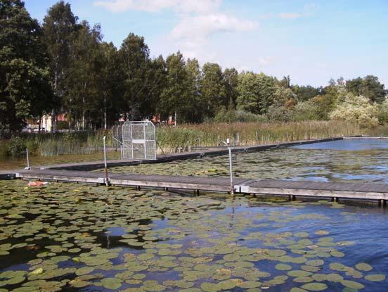 En uppskattning av reningseffekten med turbiditetsmätning gav resultatet Dunkerssystemet reducerar till viss del halterna i det inkommande dagvattnet. 1 Bild 2.