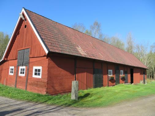 Ladugård och f.d. brygghus på Bredasjö 2:10.