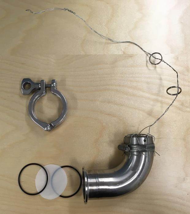 Pumpanordningen bestod av en bensindriven motor med en effekt på 2,2 kw, slangar, volymmätare och filterhållare.