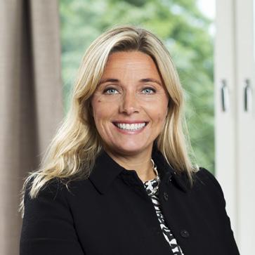 Erfarenhet från banksektorn och av styrelseutvärderingar samt styrelseuppdrag. Bidrar med kunskap om successionsplanering, kompetensförsörjning, rekrytering och kompensationsfrågor.