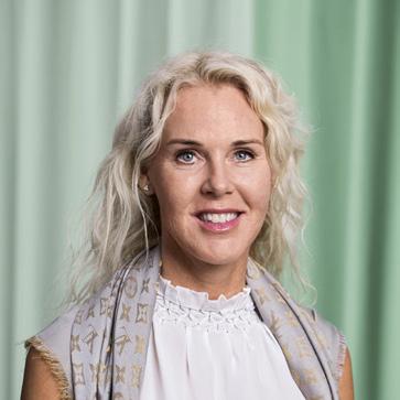 Annika Saramies Teresa Schechter Peter Strömberg Peter Westling Födelseår Roll Anställd Utbildning 1975 VD Försäkringsaktiebolaget Avanza Pension 2007