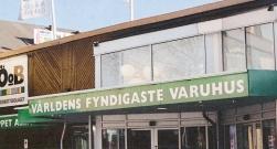 Flygplatsen sätter naturligtvis sin prägel på hela kommunen. Inom kommunen finns totalt cirka 26 000 arbetstillfällen och cirka 1 500 företag.