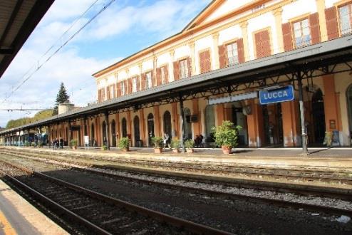 Här stoppades Napoleon på sin väg ner mot Italien och innan dess hade den romerska hären sitt vinternäste här. Sammanlagd höjdmeter, stigning: 35 m, sänkning: 1 215 m.