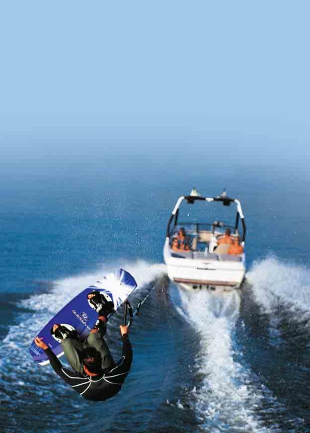 Vattensport Tar det roliga till det extrema Vi är glada att kunna erbjuda en hel serie kvalitetsprodukter för vattensport som täcker allt för den mest krävande användare, från wakeboards av högsta