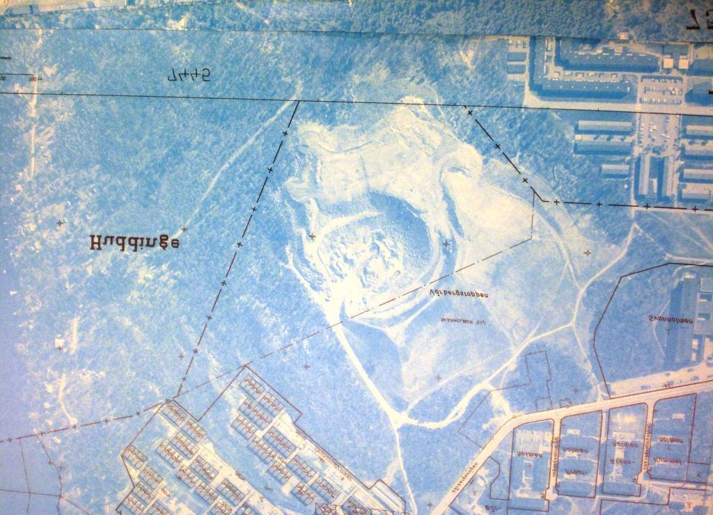 5 (10) 3 Historik - Bakgrund Enligt av exploateringskontoret tillhandhållen korrespondens mellan Stockholms Gatukontor och Fastighetskontoret upplät den senare ett markområde, Vårbergstippen, för