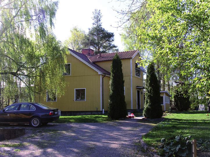 Före detta jordbruk på Torshälla stads östra område Österby, om totalt ca 65 tunnland jord upphörde som jordbruk på 1950-talet då området började bebyggas.