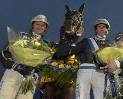 GRUPPLÖPNINGAR 4-åringar. SPRINTERMÄSTAREN Halmstad 6 juli. Lätt bana. 1.936.000 kr. 1.609 m. Auto. 1. Diamanten 10,0 968.000 2,91 Eriksson Christoffer 2. Muscle Hustle (US) 10,0 484.